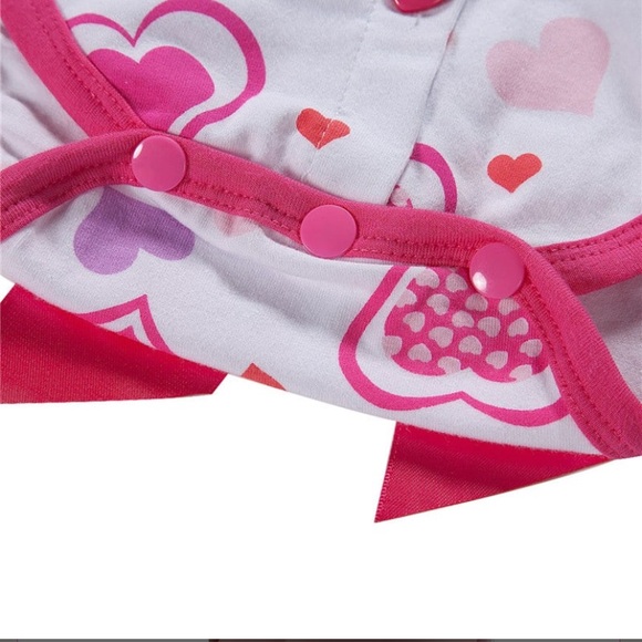 NWOT 💕 Princess Hearts Front Snap Onesie Bodysuit - Picture 5 of 13
